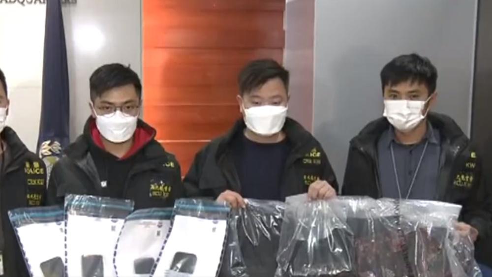 2嫖客光顧援交遭毆劫影裸照,7男女被捕。(電視截圖)