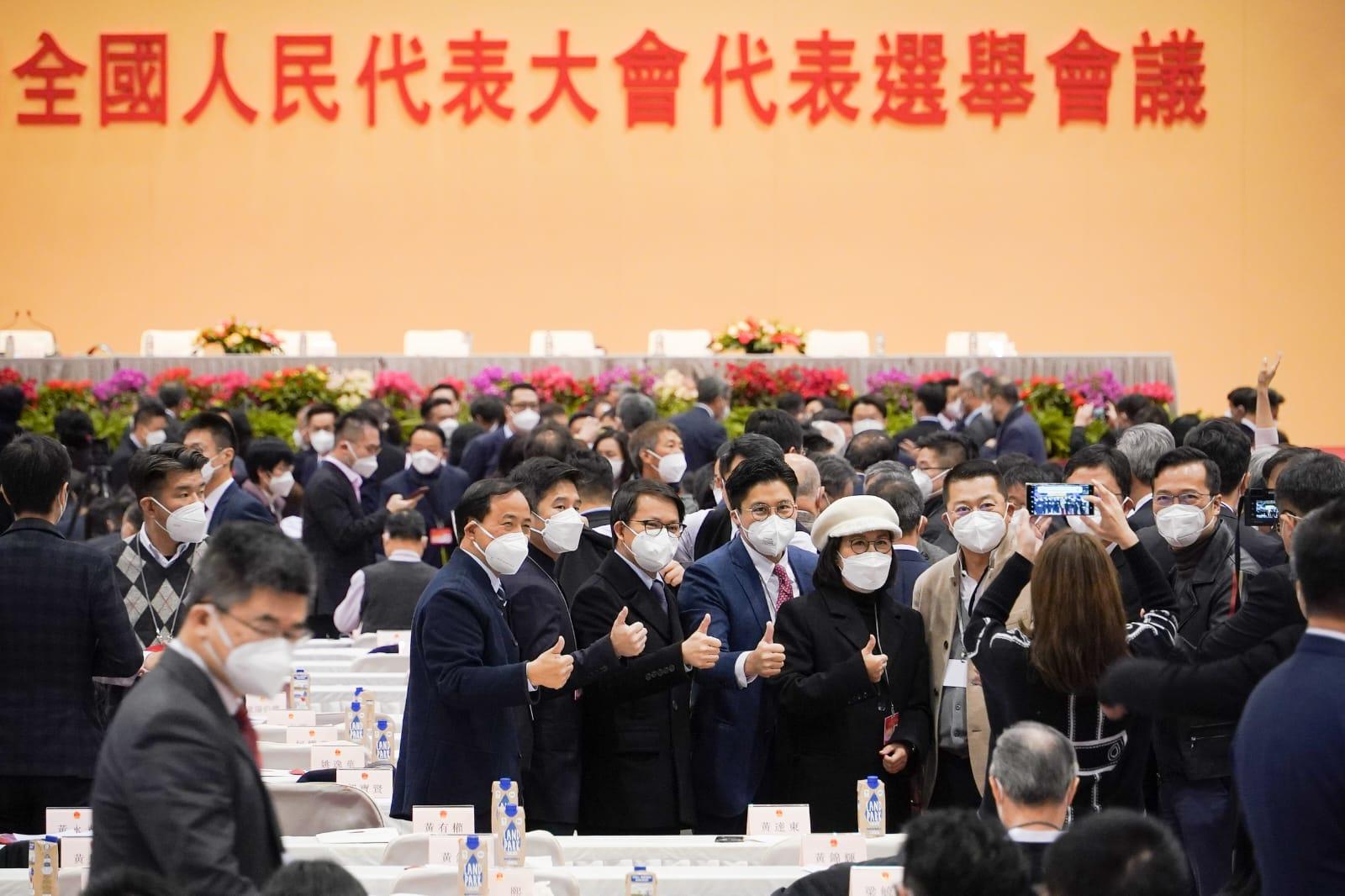 首次參選的霍啟剛以1,248票成為票王。(李睿哲攝)