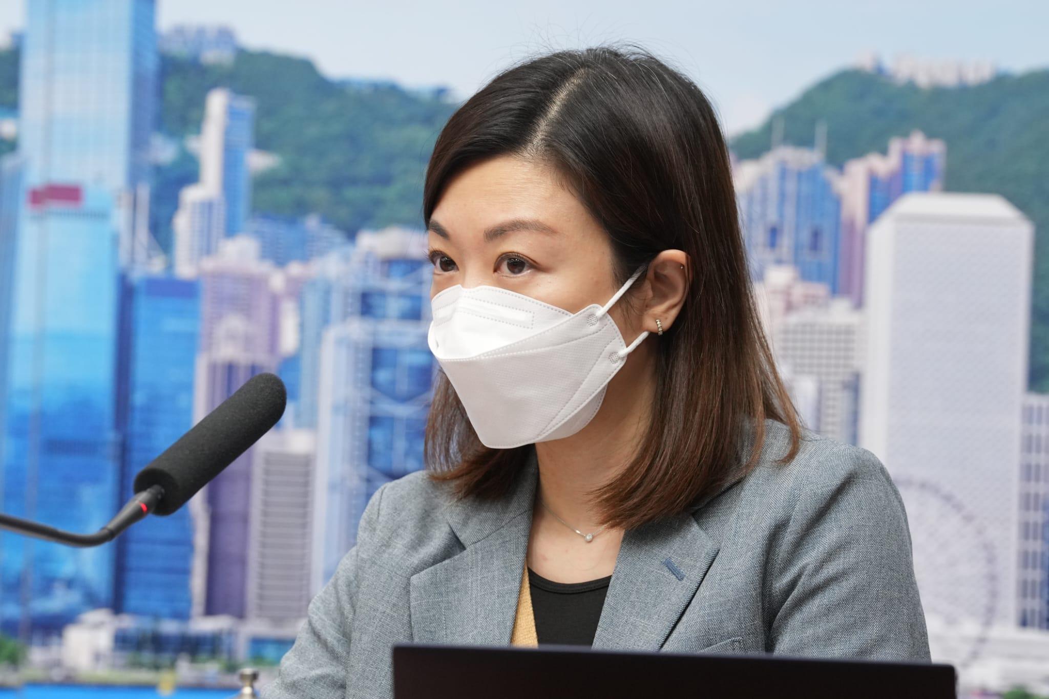 關慧敏交代過去一周公院住院人數。(陳奕釗攝)