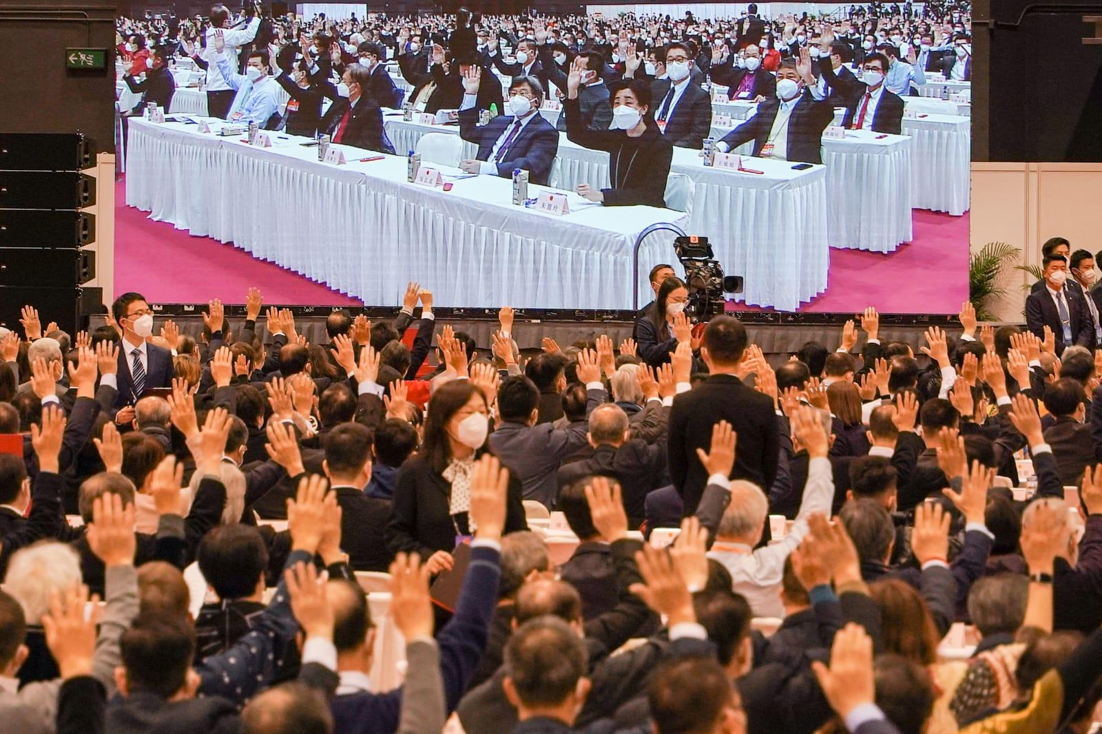 第十四屆港區全國人大代表今早在會展舉行。(李睿哲攝)