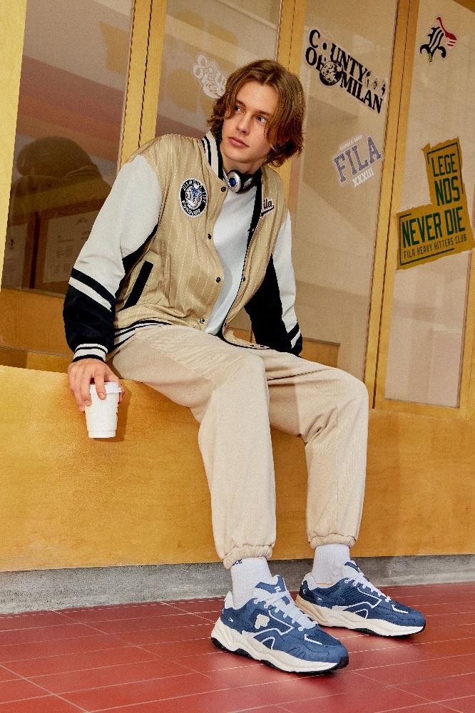 FLASH男裝運動鞋 午夜藍色 $940