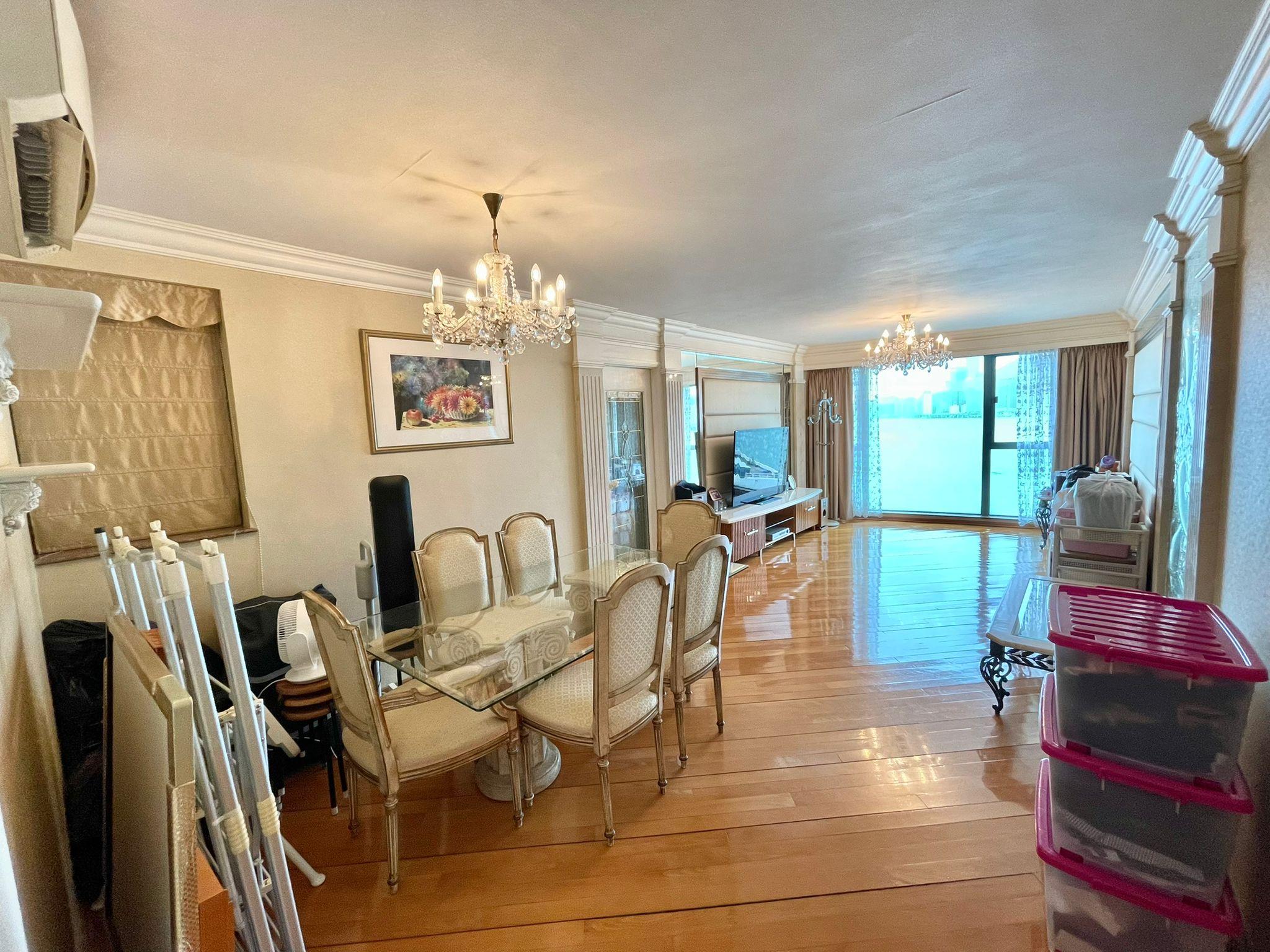 長方形開則客飯廳,配落地大玻璃窗,闊落光猛,間隔實用見使。