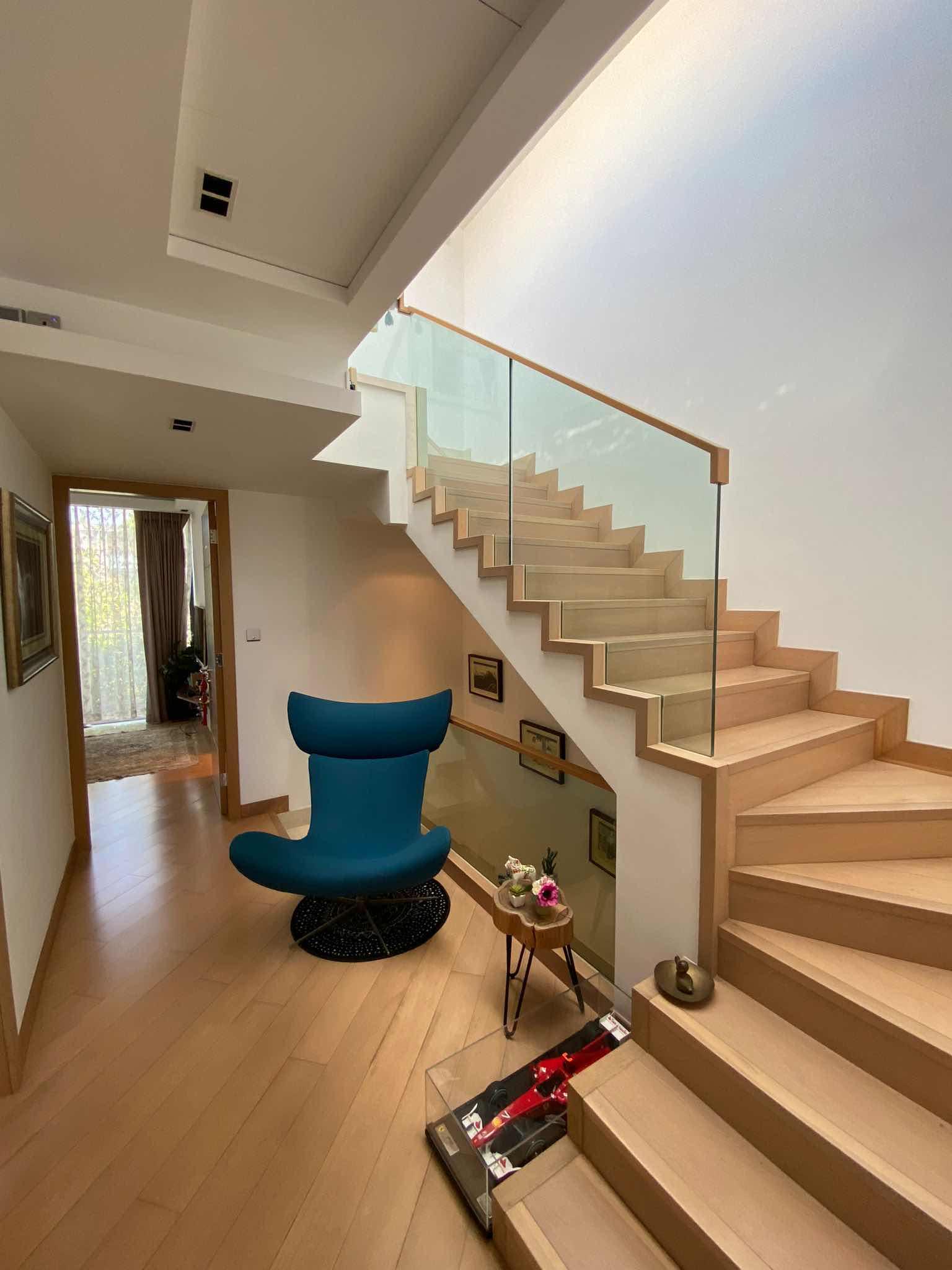 一樓是3個套房位置,走廊空間闊落,設計有具心思和品味。