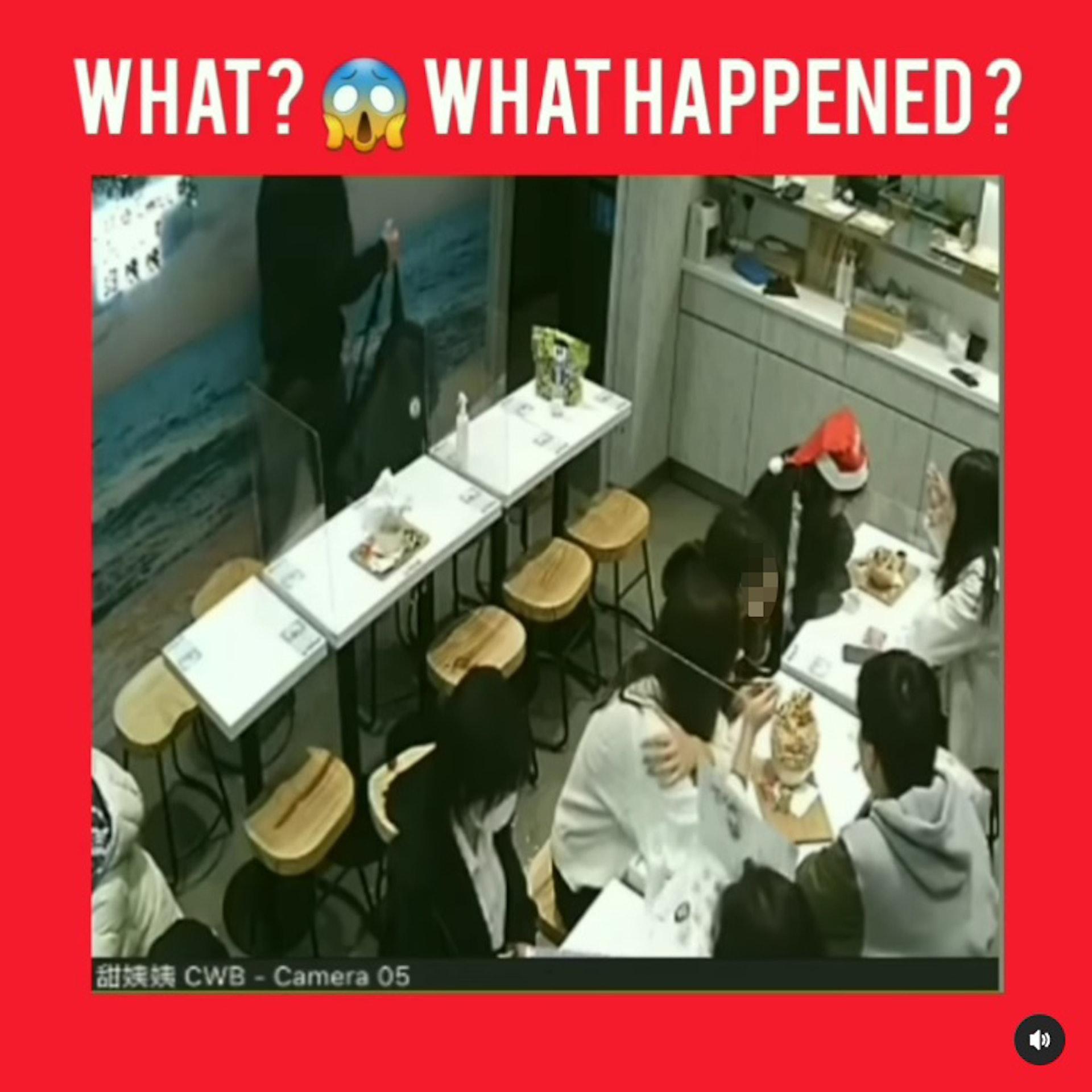 男子將刨冰倒在前方地上後離去。(影片截圖)