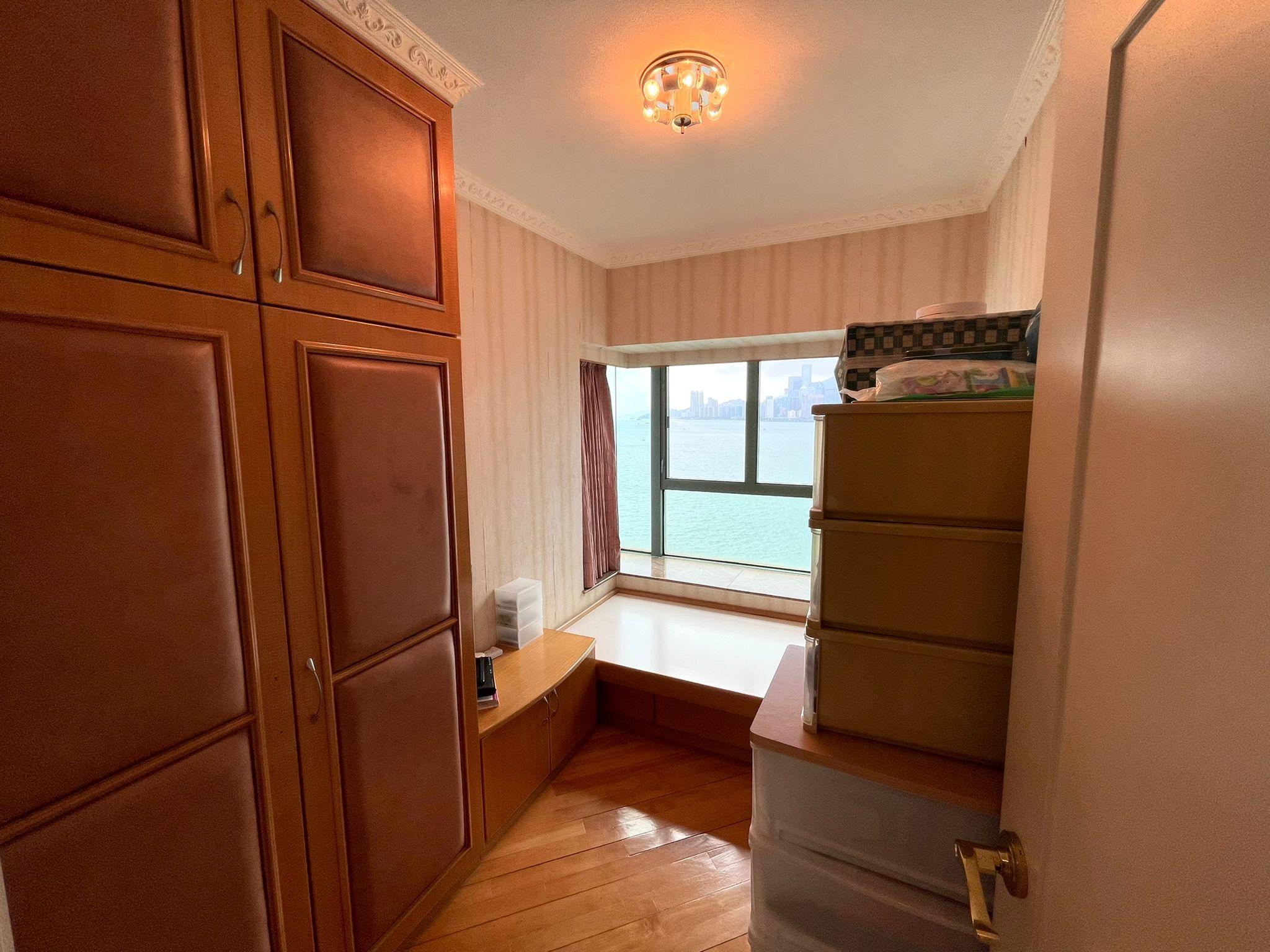 第三間睡房面積相對細小一點,但仍闊落。