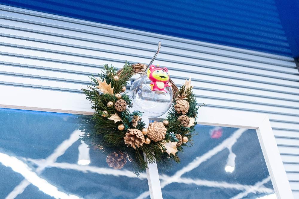 D.I.Y聖誕花圈套裝亦是由「藍冰柏」製成。