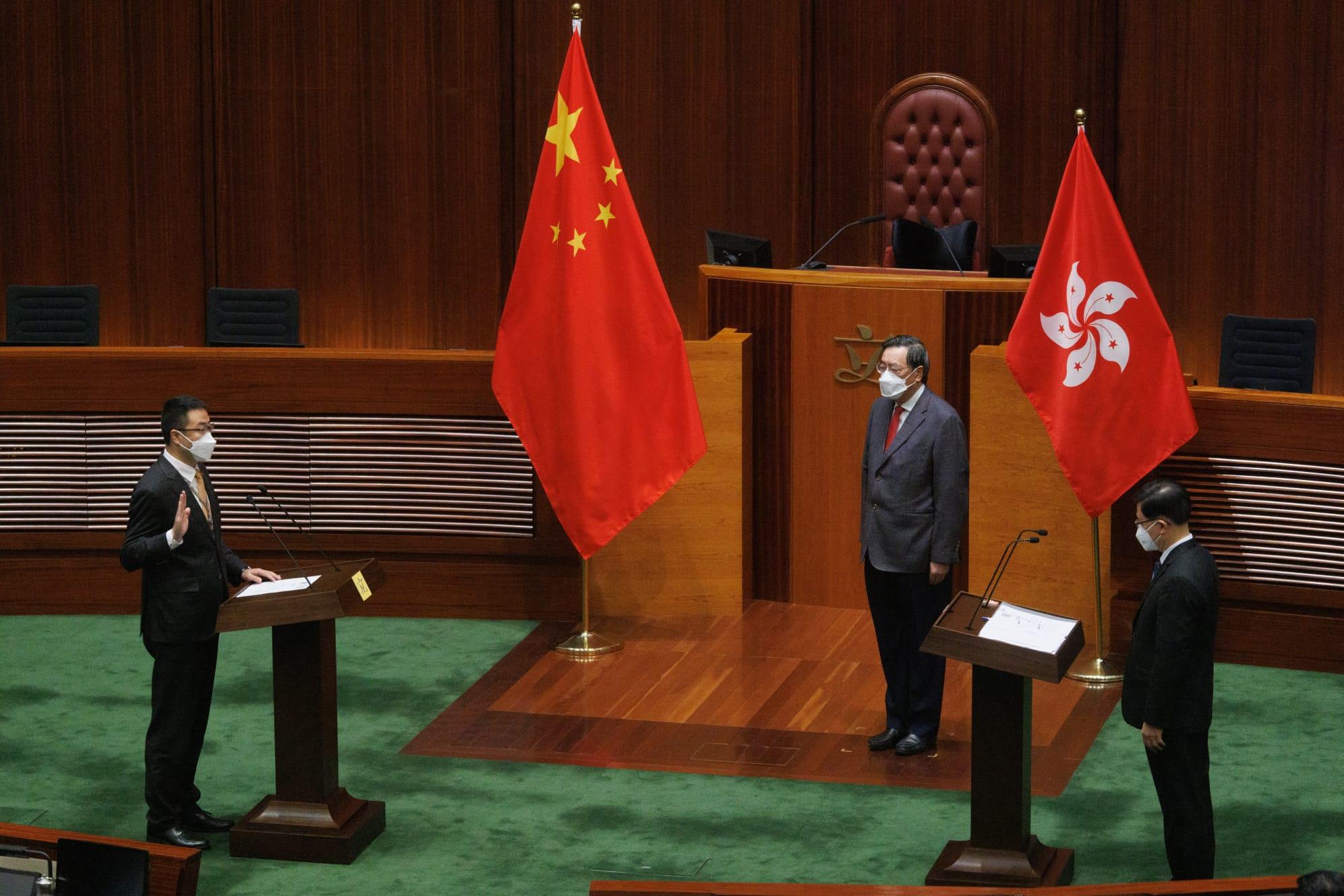 商湯科技香港公司總經理尚海龍宣誓。(蘇文傑攝)