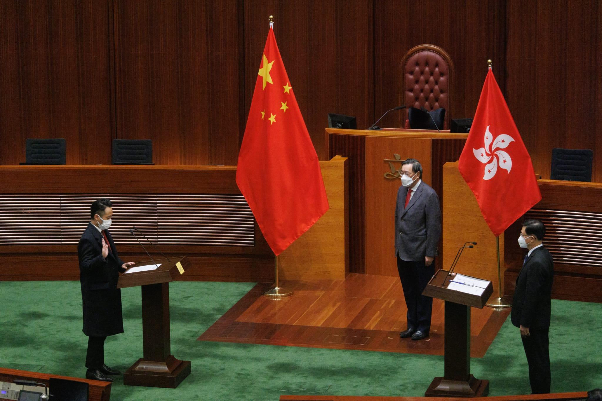 新民黨何敬康宣誓。(蘇文傑攝)