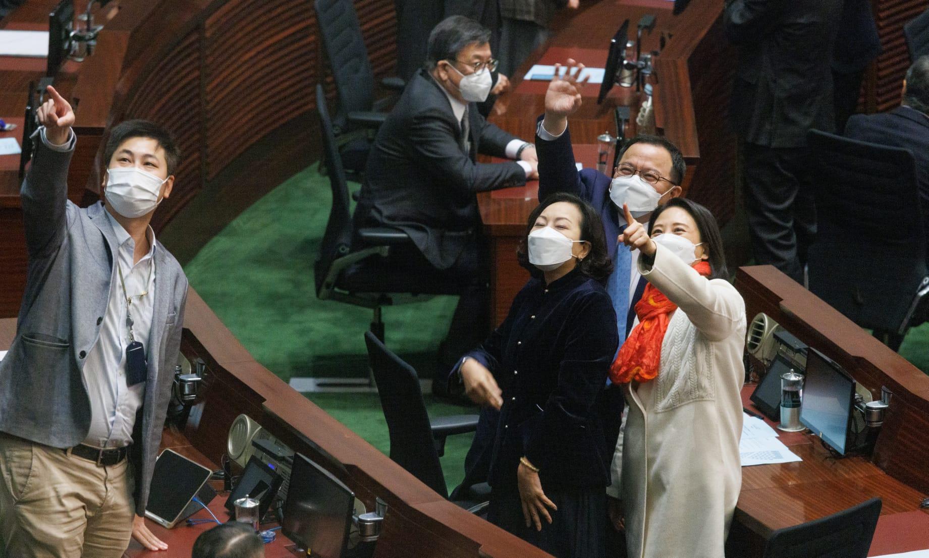 新當選議員民建聯陳永光等今日宣誓。(蘇文傑攝)