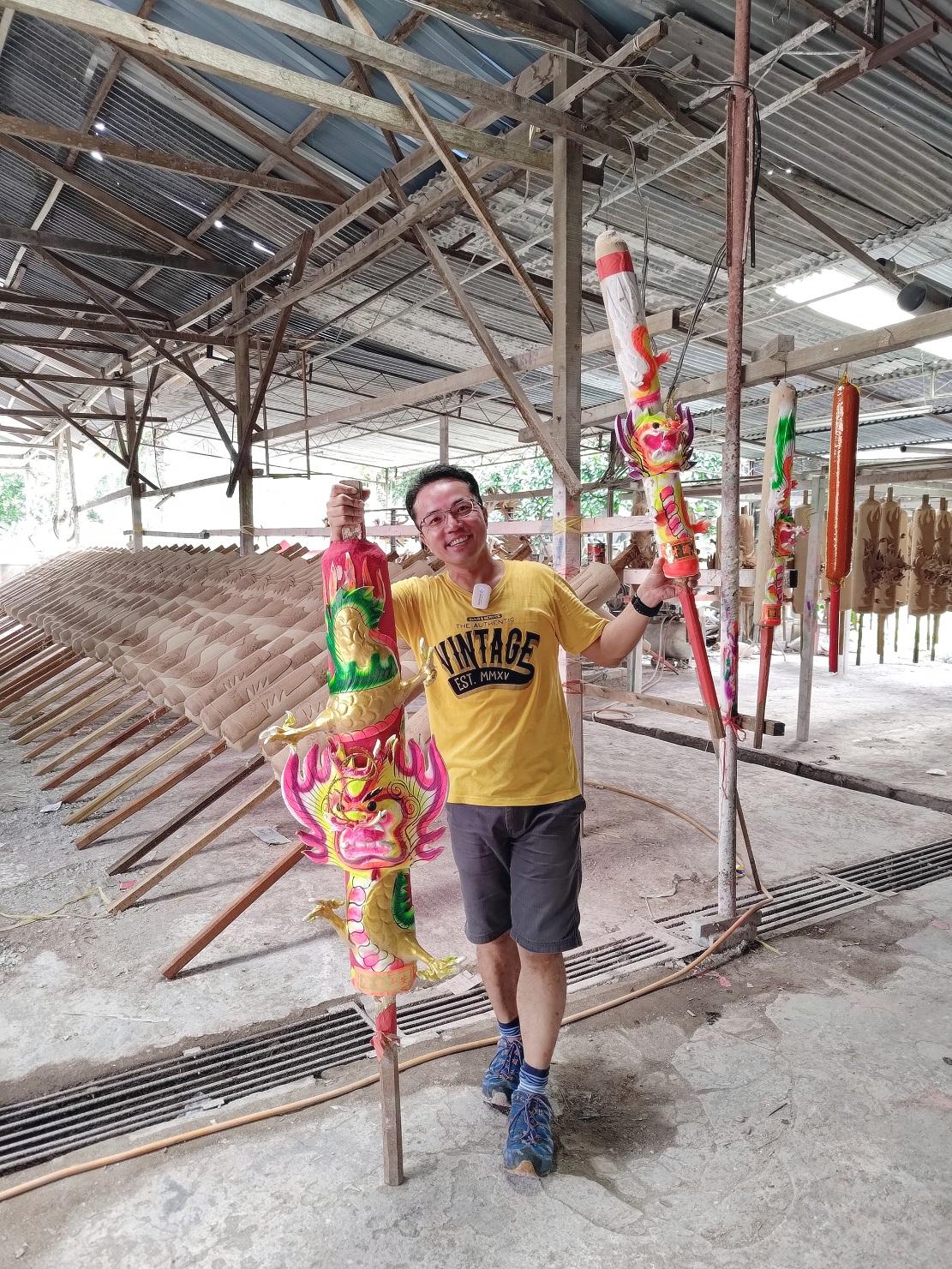 手上兩支龍香分別是4尺及5尺,已經屬最小型的家座裝