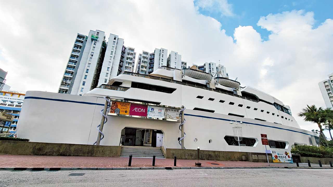 醫管局高層偕夫涉超市偷食物 警員︰被告警誡下稱「偷嚟自己食嘅」