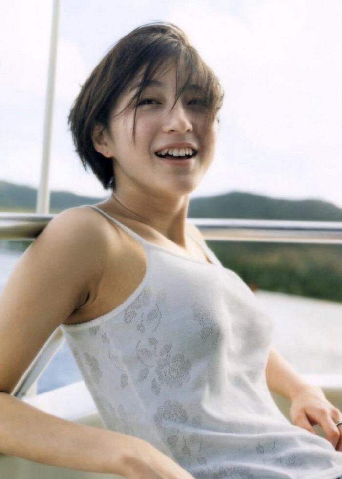 相隔22年再出寫真集 42歲廣末涼子呈現少女美