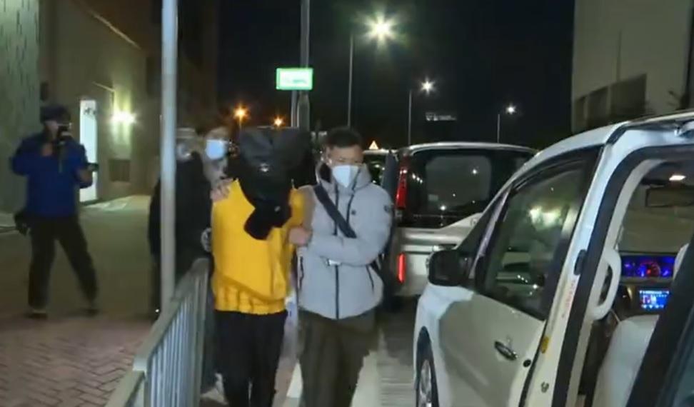 重慶大廈命案|14歲烏克蘭籍少年疑吸食過量毒品伏屍賓館 警以涉嫌疏忽照顧及販毒拘捕3人 (更新)