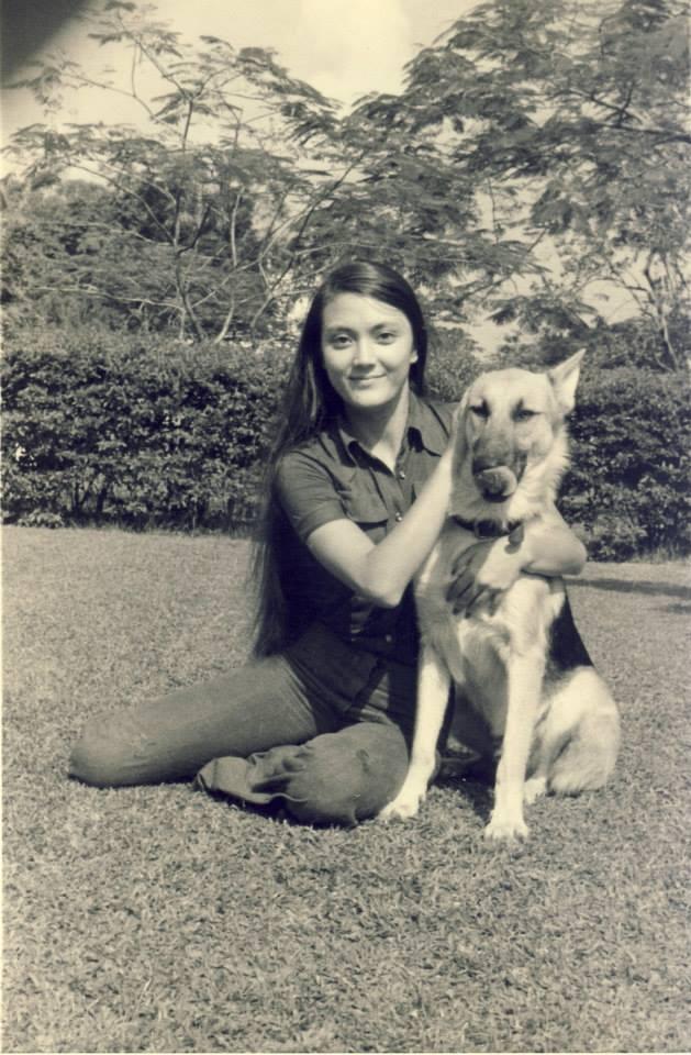 施明是愛狗之人。(網上照片)