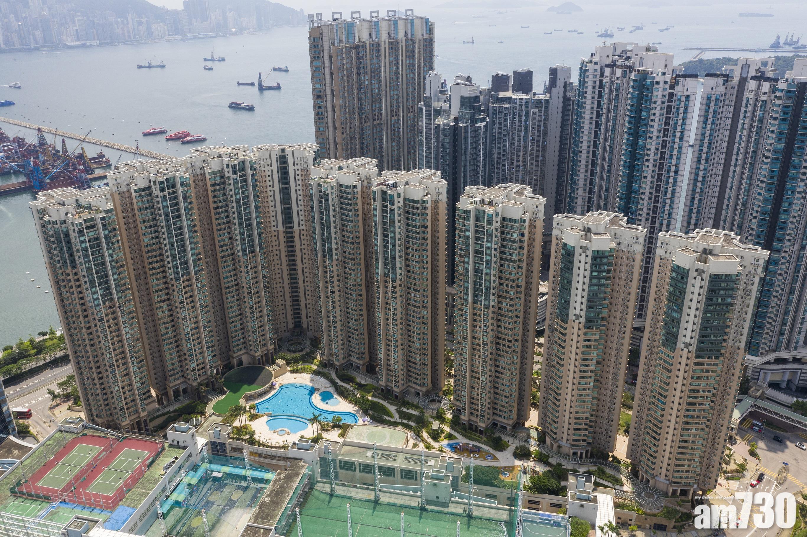 維港灣鄰近港鐵奧運站,交通方便,同時毗鄰大型商場,日常生活配套齊全。(資料圖片)