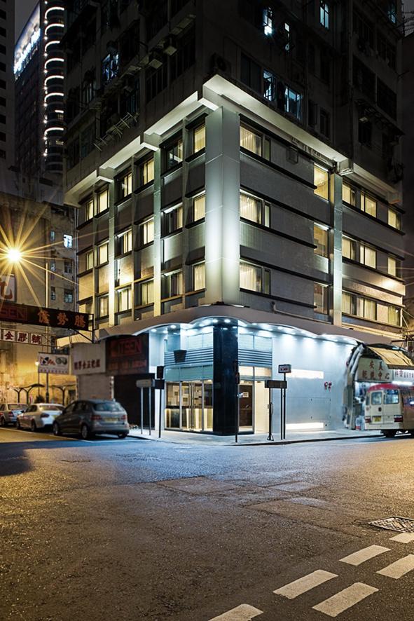 珀軒旅館位於旺角鬧市,由地下至3樓合共樓高4層。