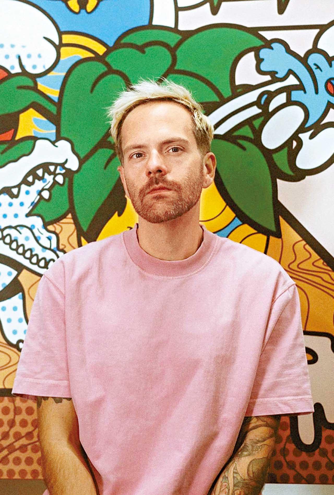 手辦店東主交收遇持錘賊黨 遭劫5萬元「米奇老鼠」