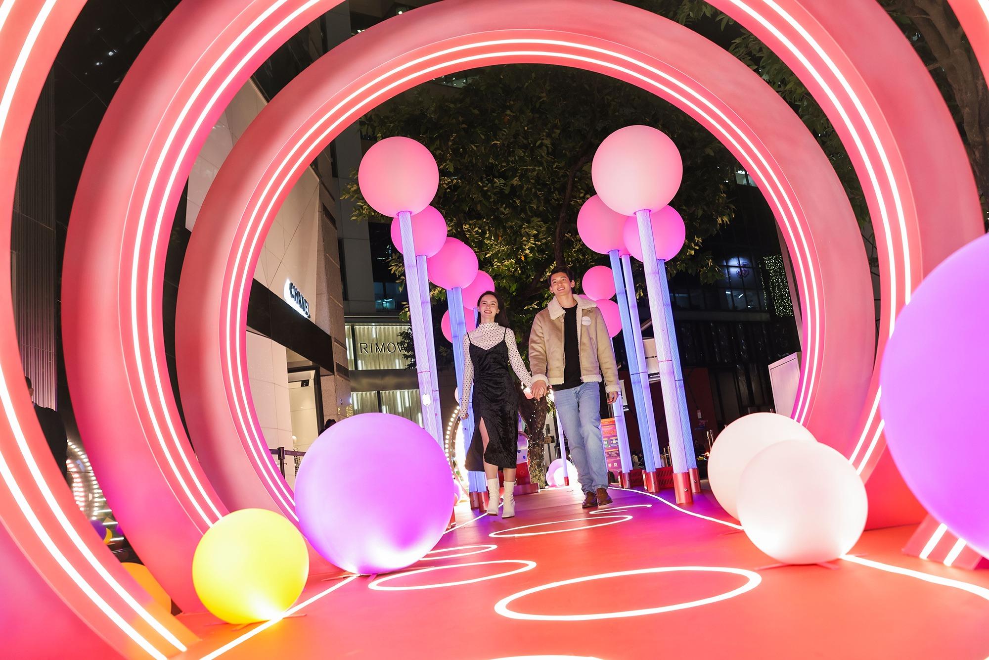 利園一期地面(希慎道):「聖誕聲光迴廊」