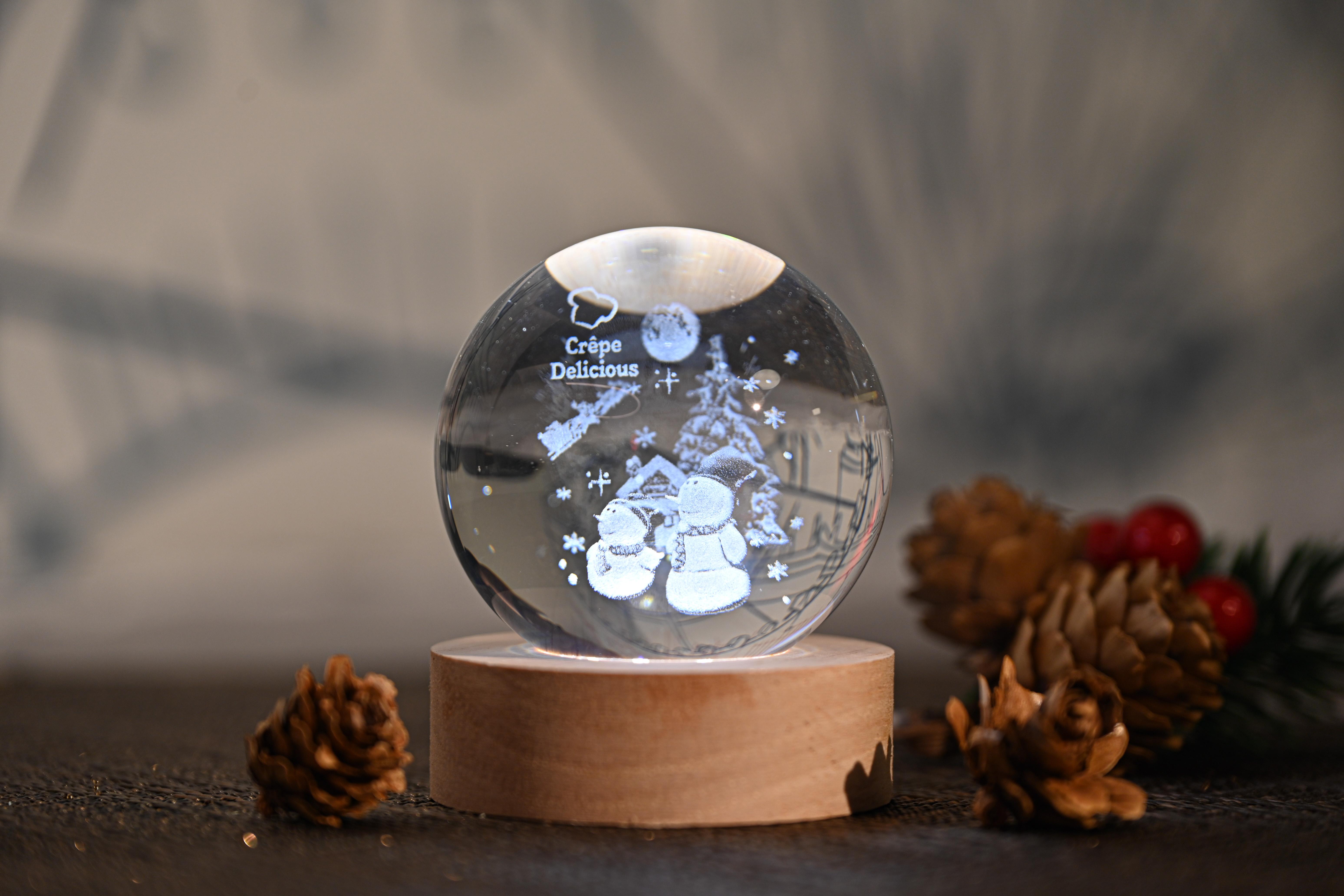 2位惠顧以上套餐可免費獲得節日贈品(法國有汽葡萄白酒一支及水晶球一個)。