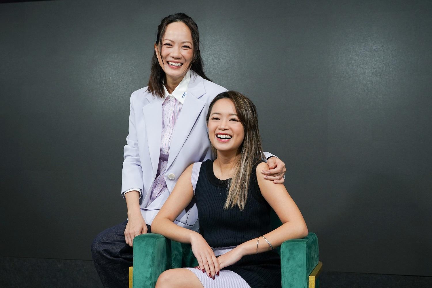 Rachel與Hailey大談與Anson Lo合作的感受。(李睿哲攝)