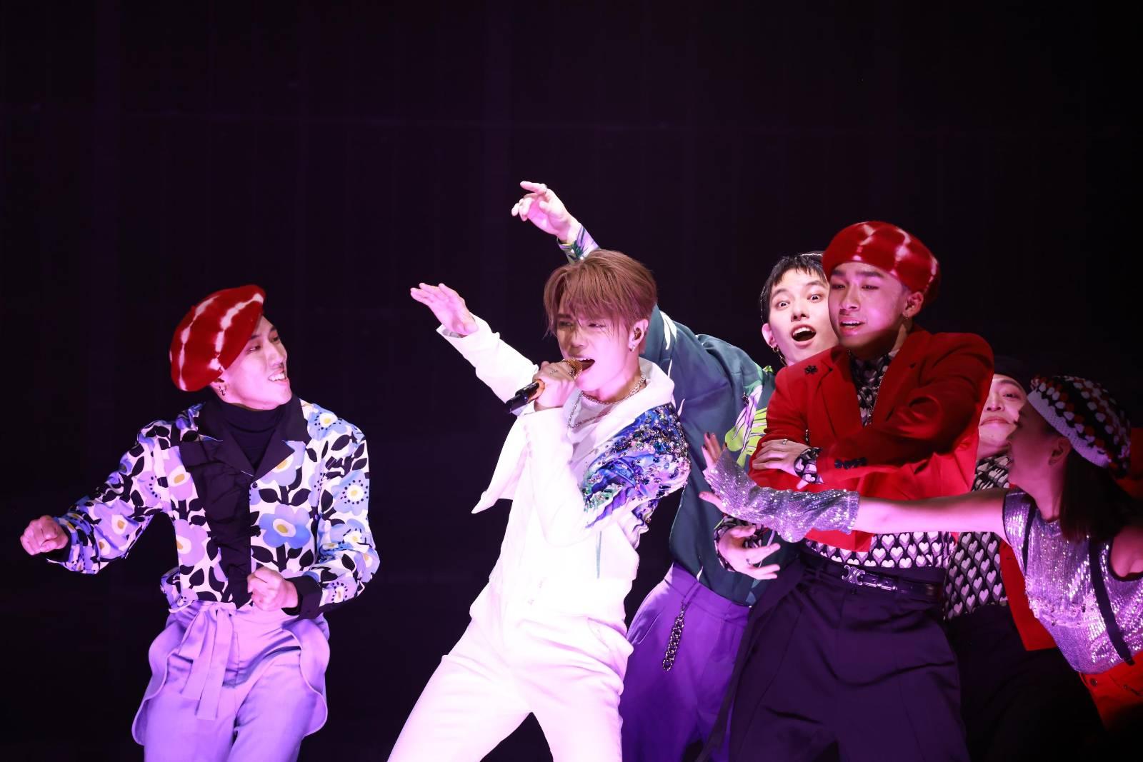 張敬軒的11場聖誕跨年騷《Revisit張敬軒演唱會》開鏝。