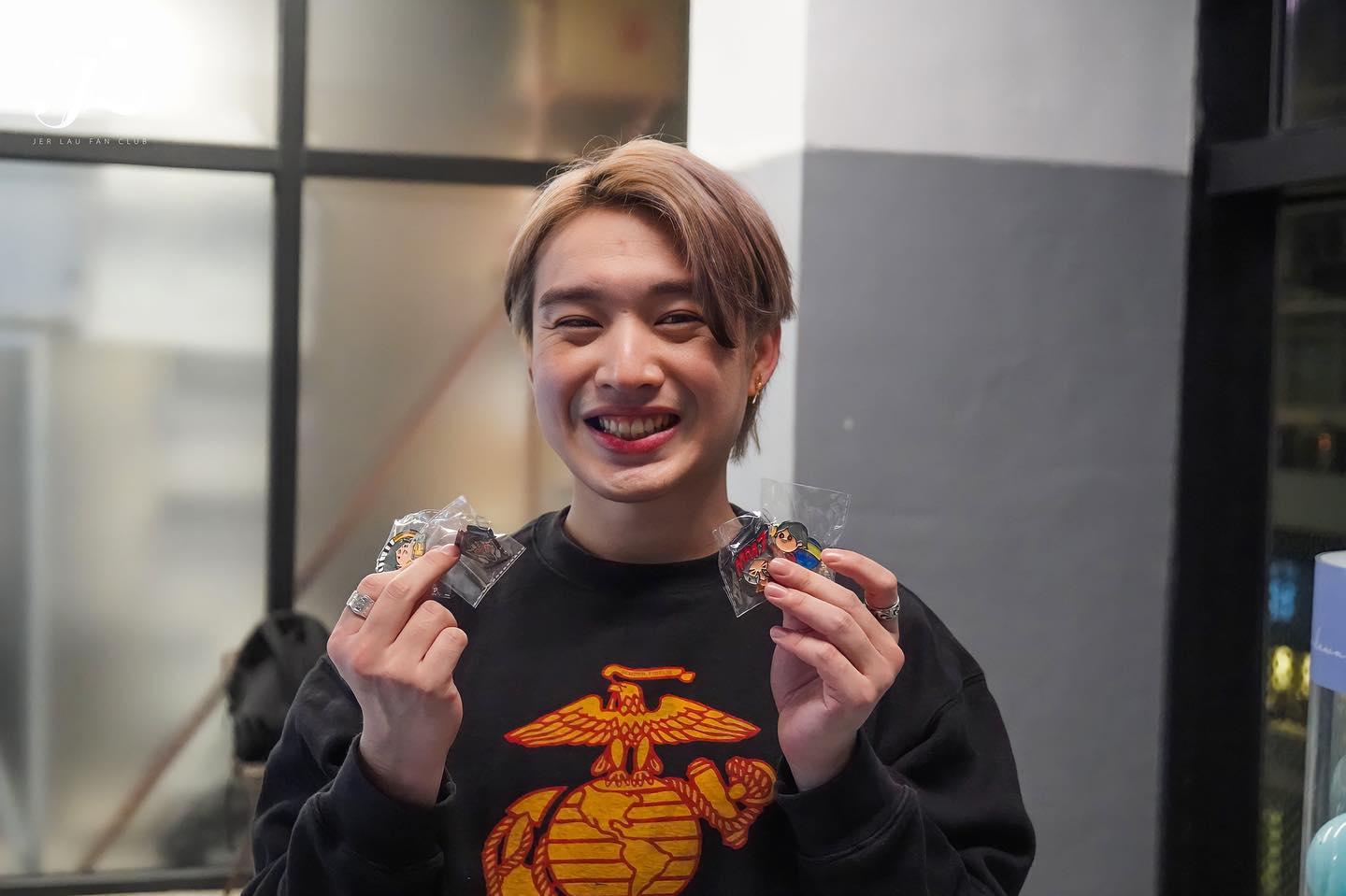 扭蛋機的部分獎品是由fans設計的五款「MM7」襟章。(Jer柳應廷歌迷會提供)