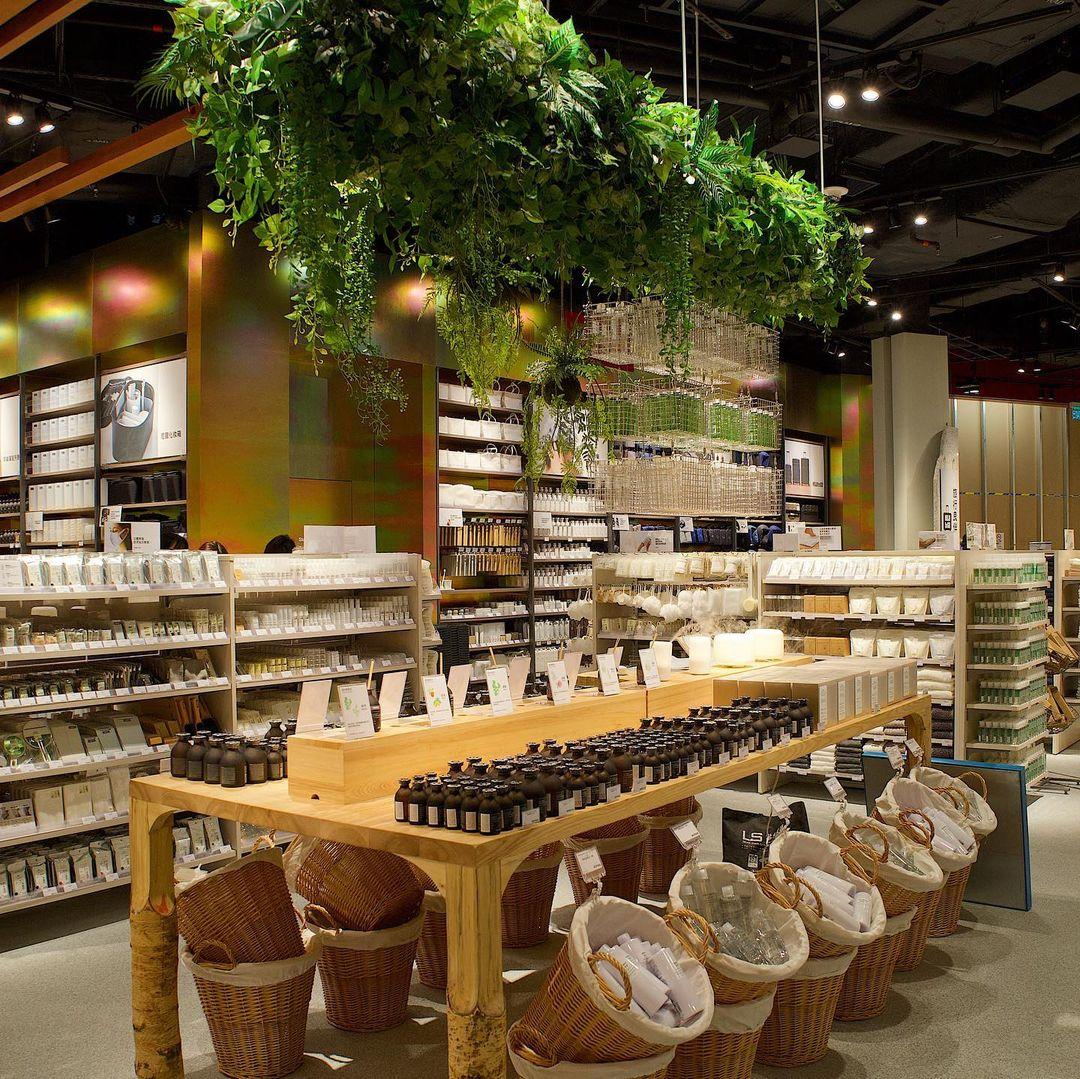 澳門店舖以「自然與現代生活共生」為設計主題
