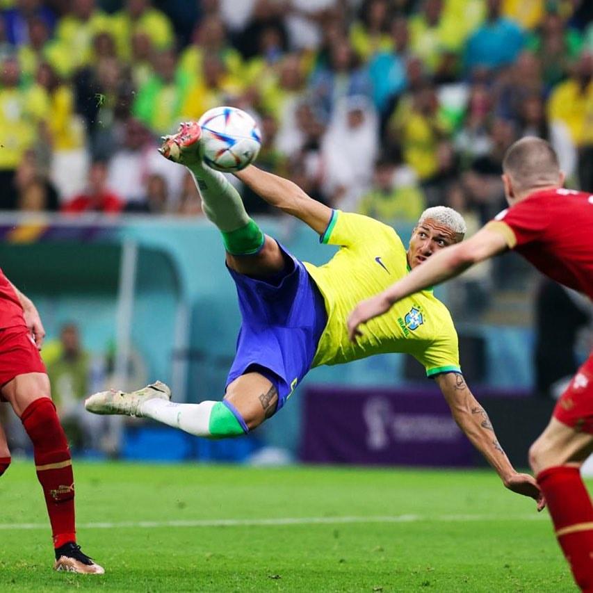 李察利臣車身掛射,被不少人認為是今屆最佳入球。(美聯社)