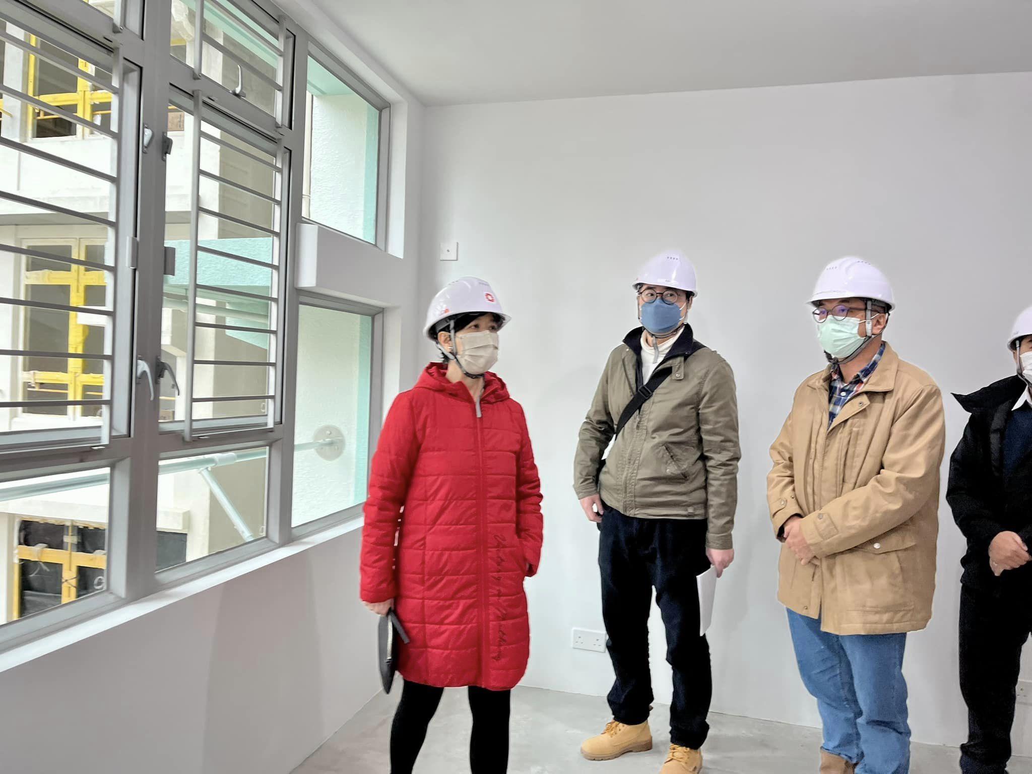 何永賢巡視「精進建築」地盤 籲利用科技提升安全度 (何永賢facebook圖片)