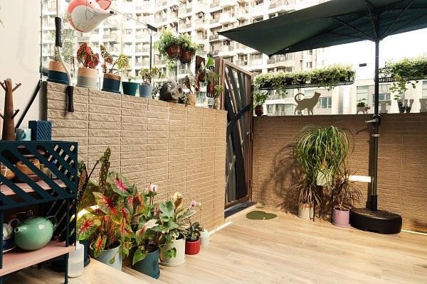 戶外的小花園採用了日式庭園的設計風格