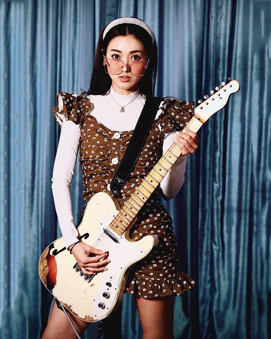 張寶兒穿皮草惹爭議 網民:點解著皮草?好老土! 重溫過往「時裝車禍」現場