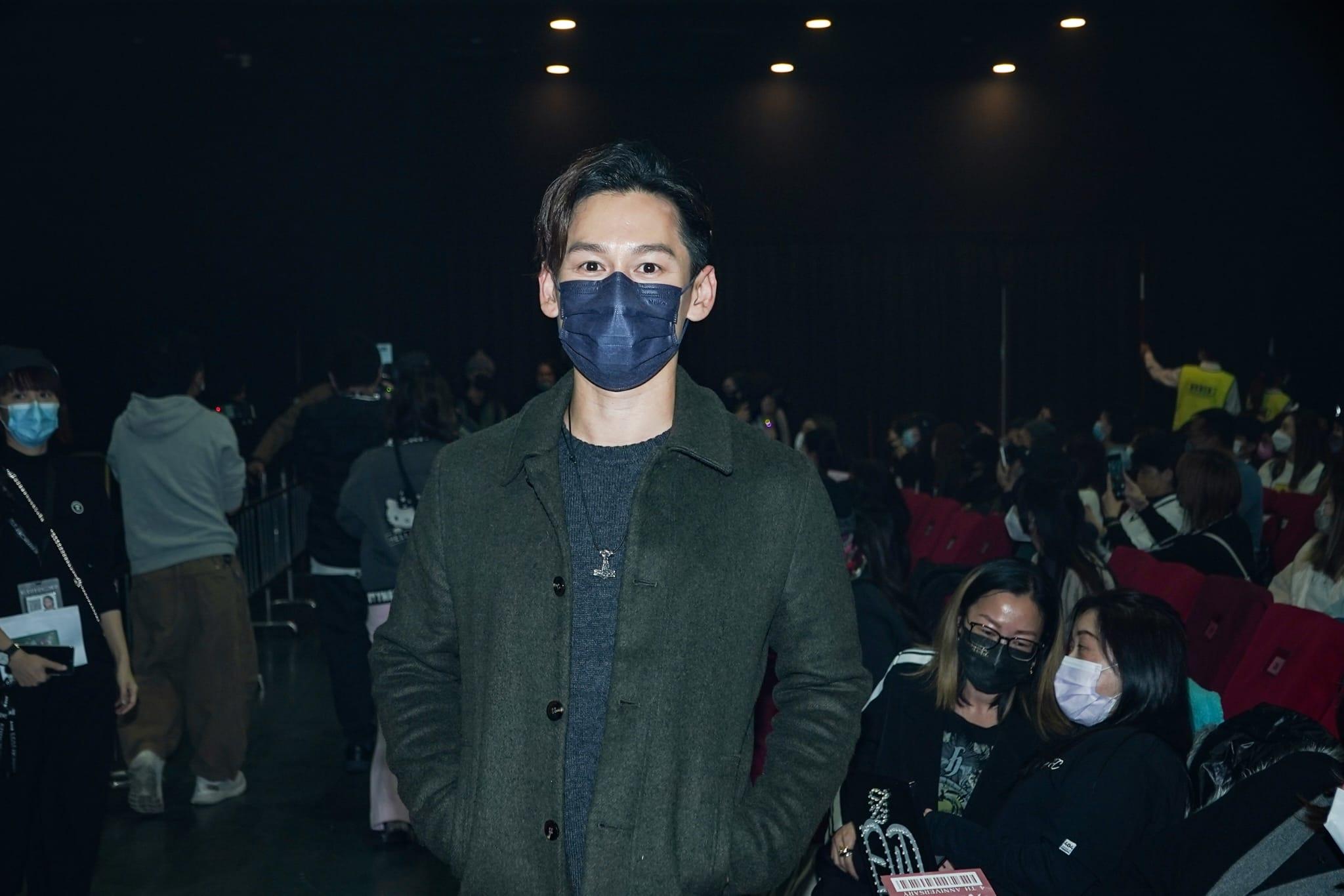 駱振偉捧場睇ERROR演唱會。(李睿哲攝)