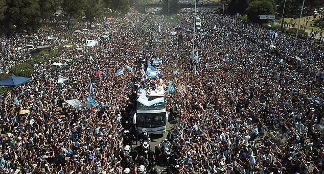 阿根廷勝利巡遊