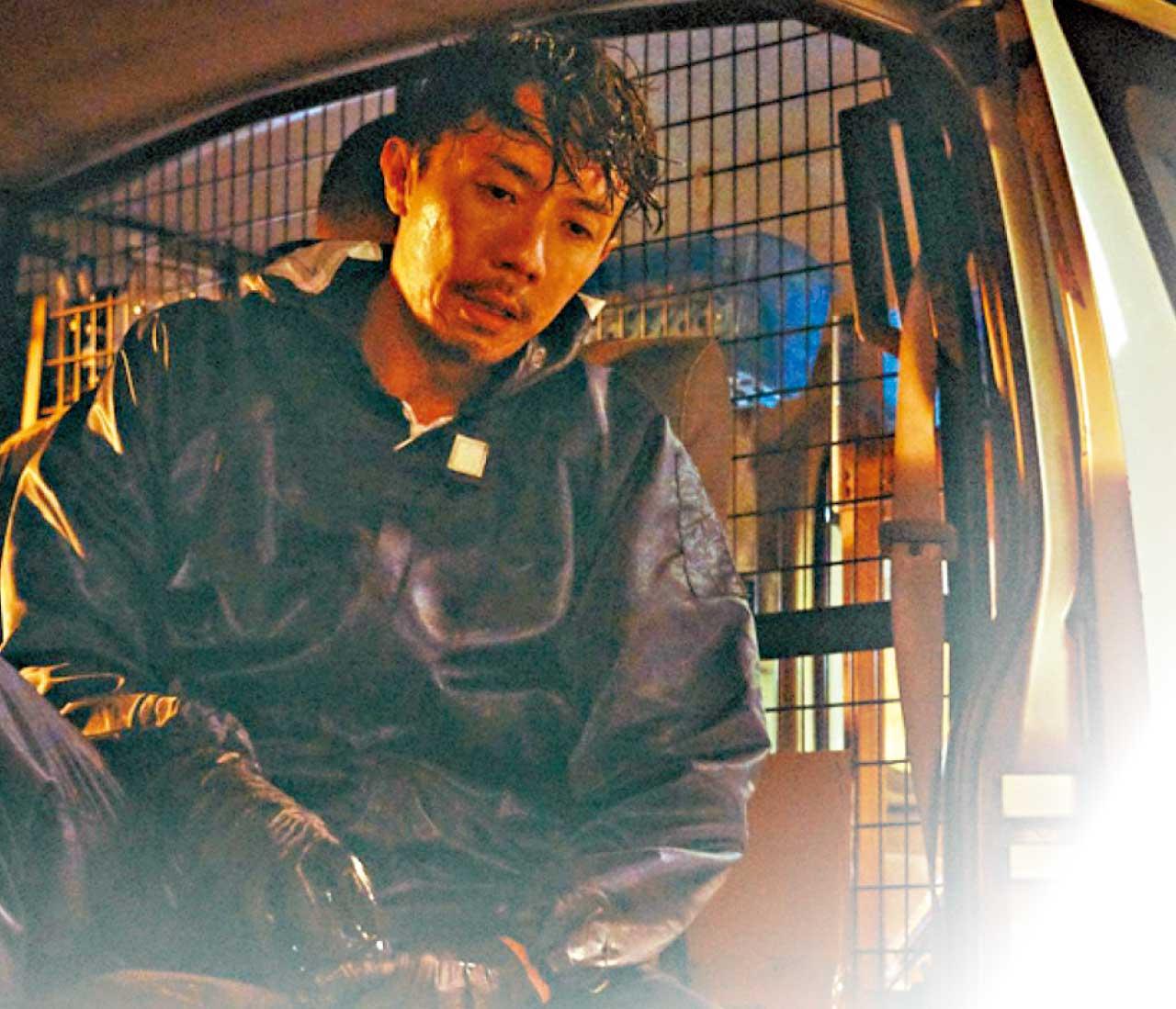 我們由金雞變成微塵