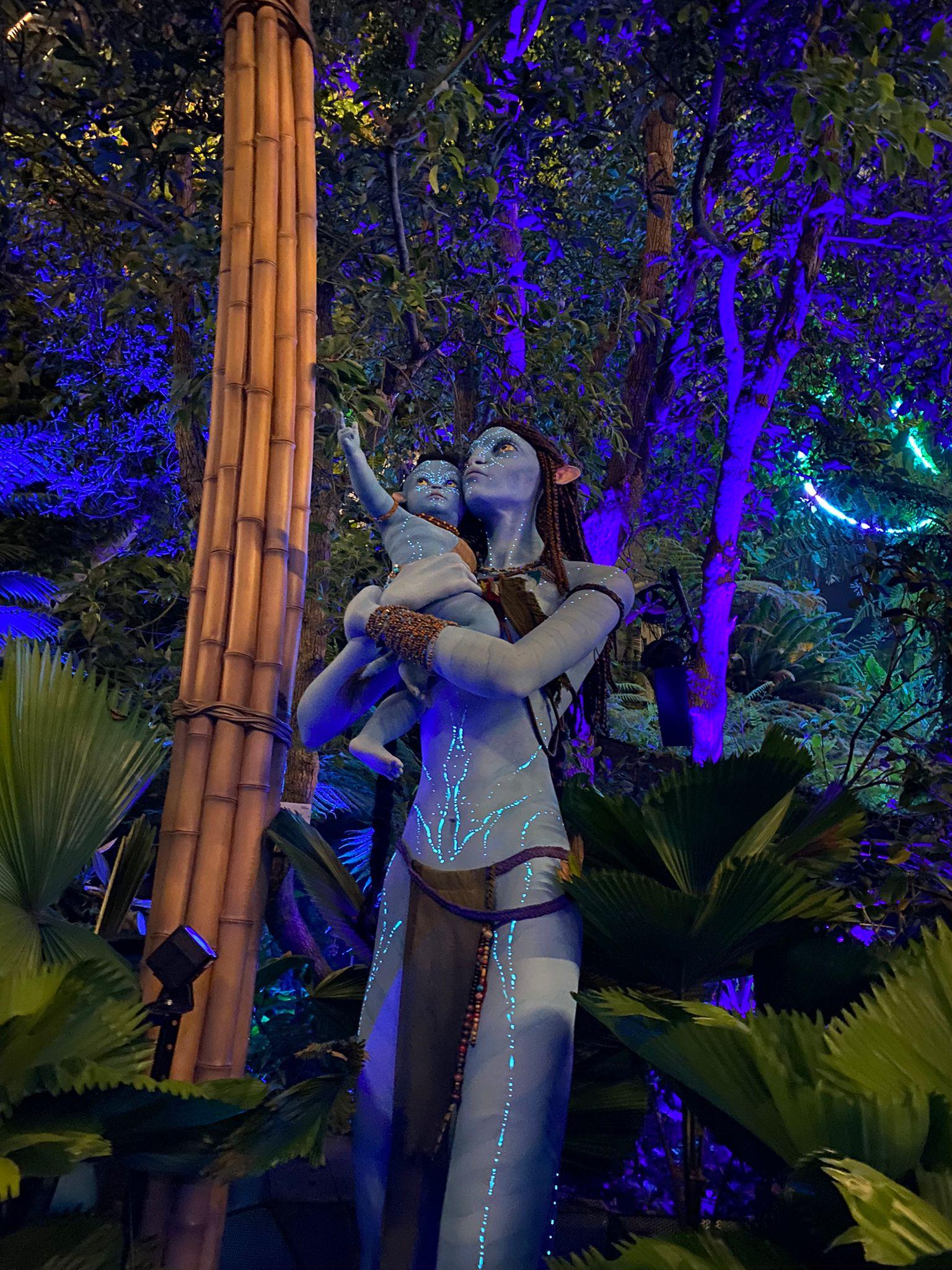 濱海灣花園中的「雲霧林」溫室大玩《阿凡達》電影元素。