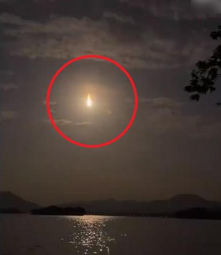 浙江民眾表示在杭州平湖一帶看到有火球墜落。(互聯網)