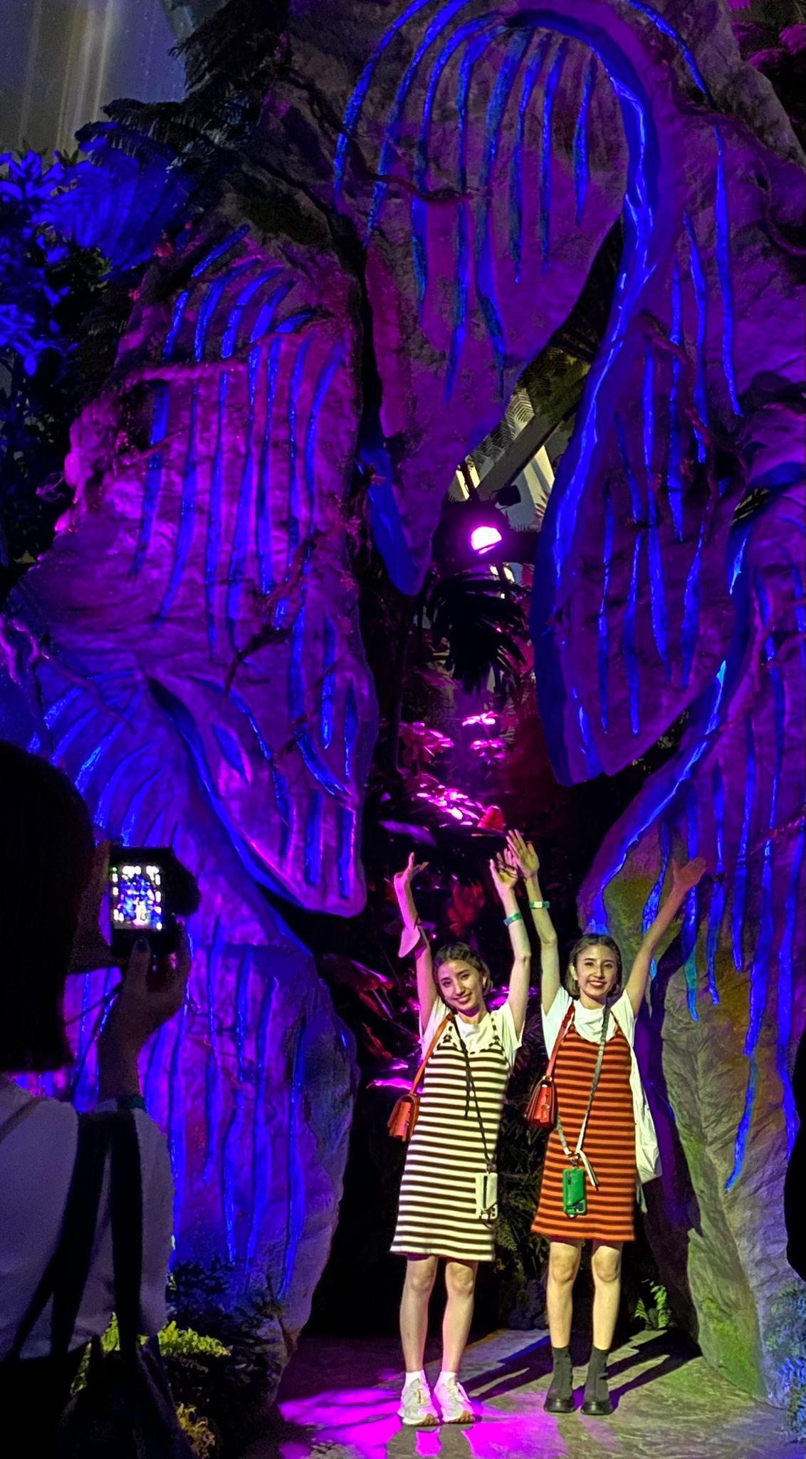 日本網紅孖妹Ema & Eri在園內盡情打卡。