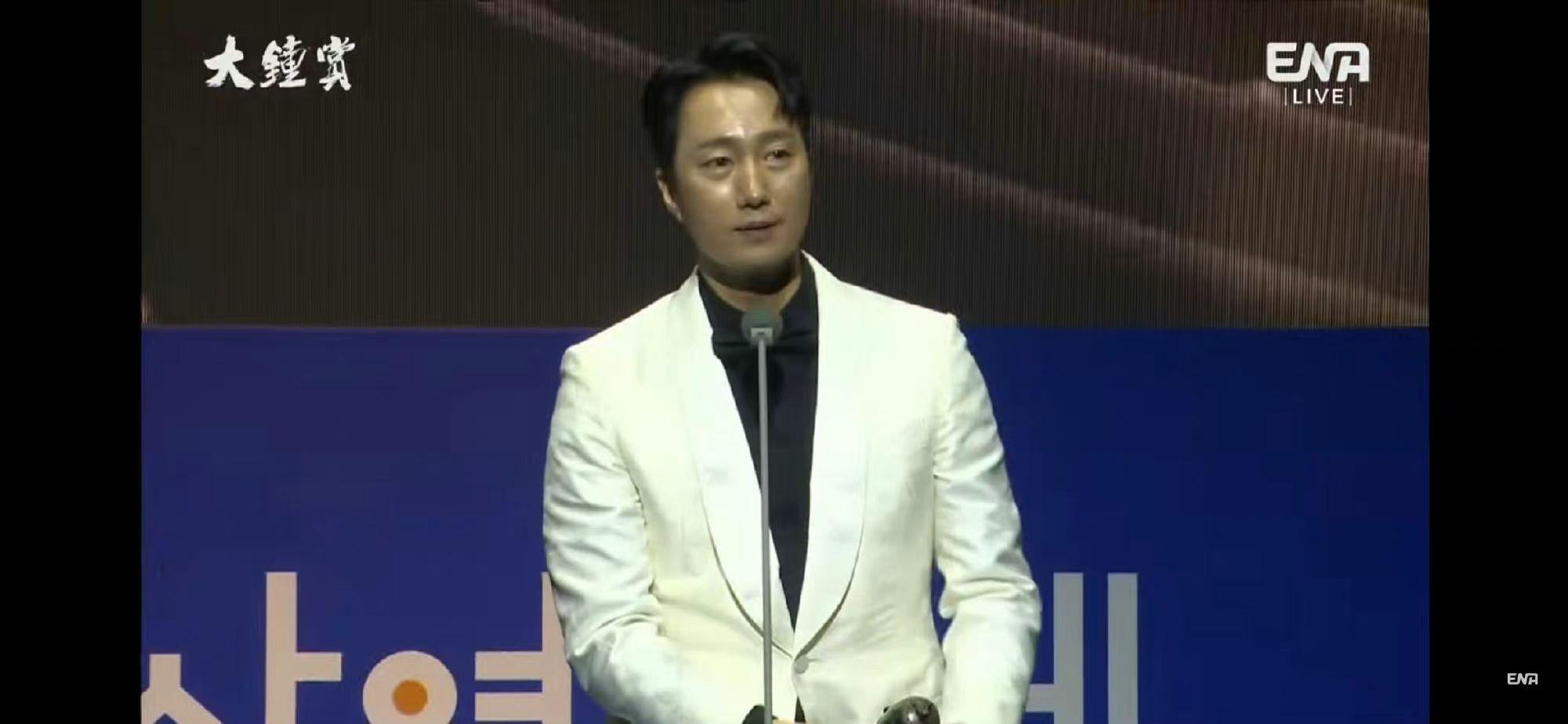 《分手的決心》男主角朴海日勇奪影帝殊榮。