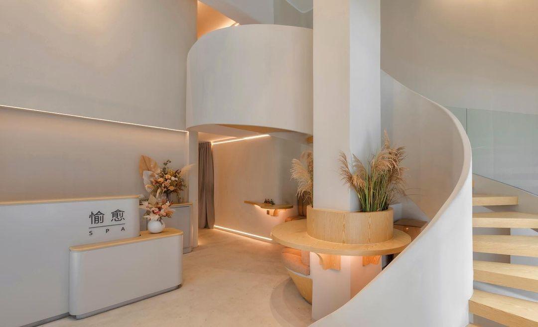 愉愈設旋轉樓梯等度假風打卡位。