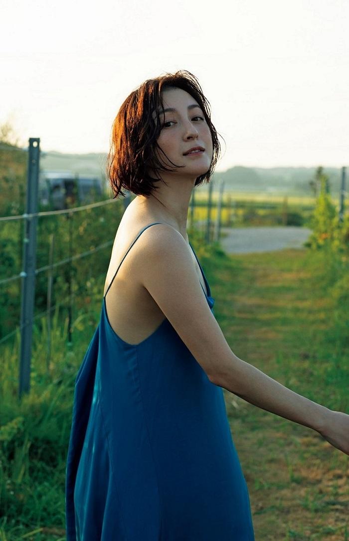 相隔22年再出寫真集 42歲廣末涼子呈現少女美