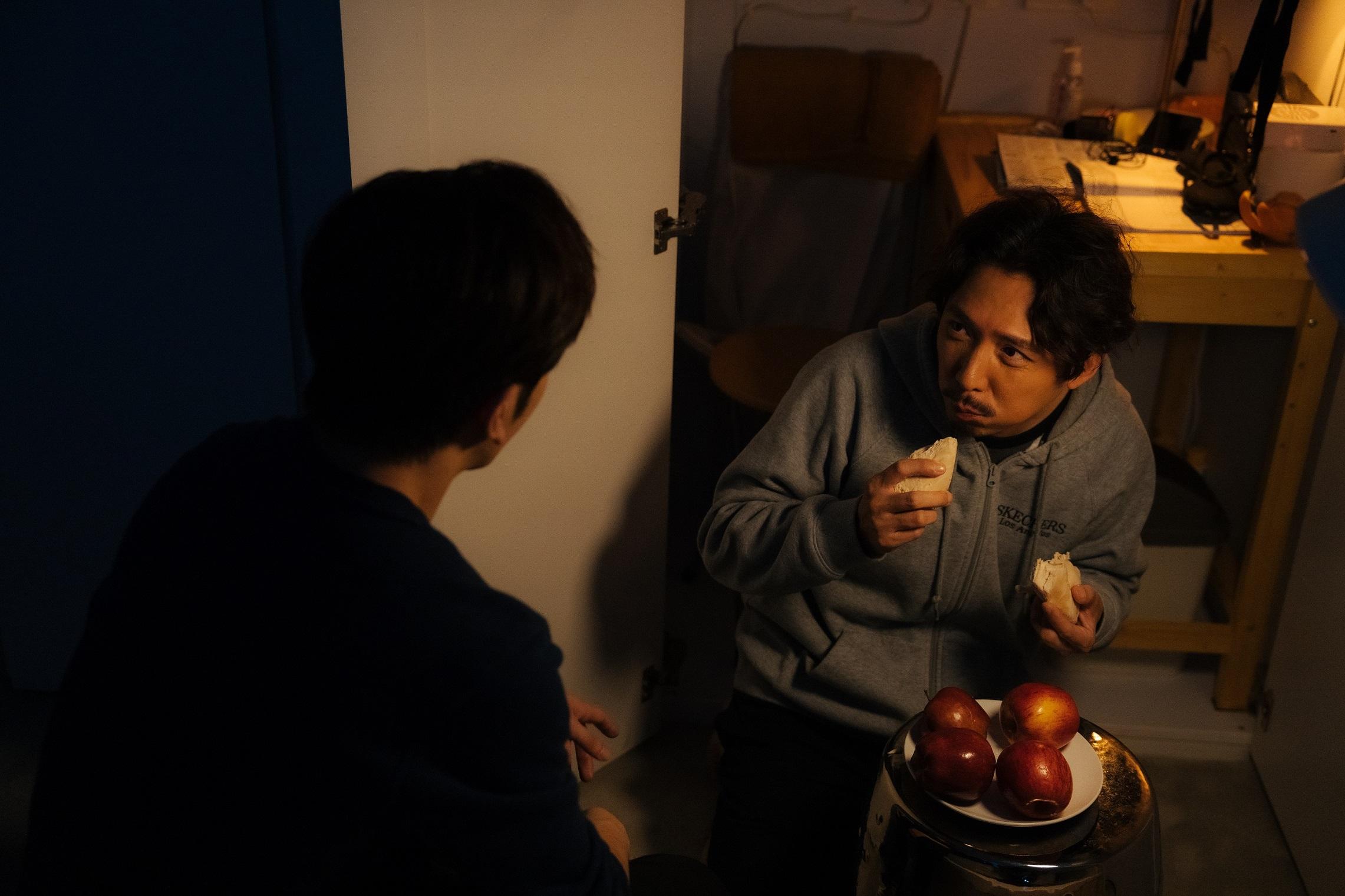 Anson Lo暗裡將子豐運入大宅居住。(《百萬同居計劃》劇照)