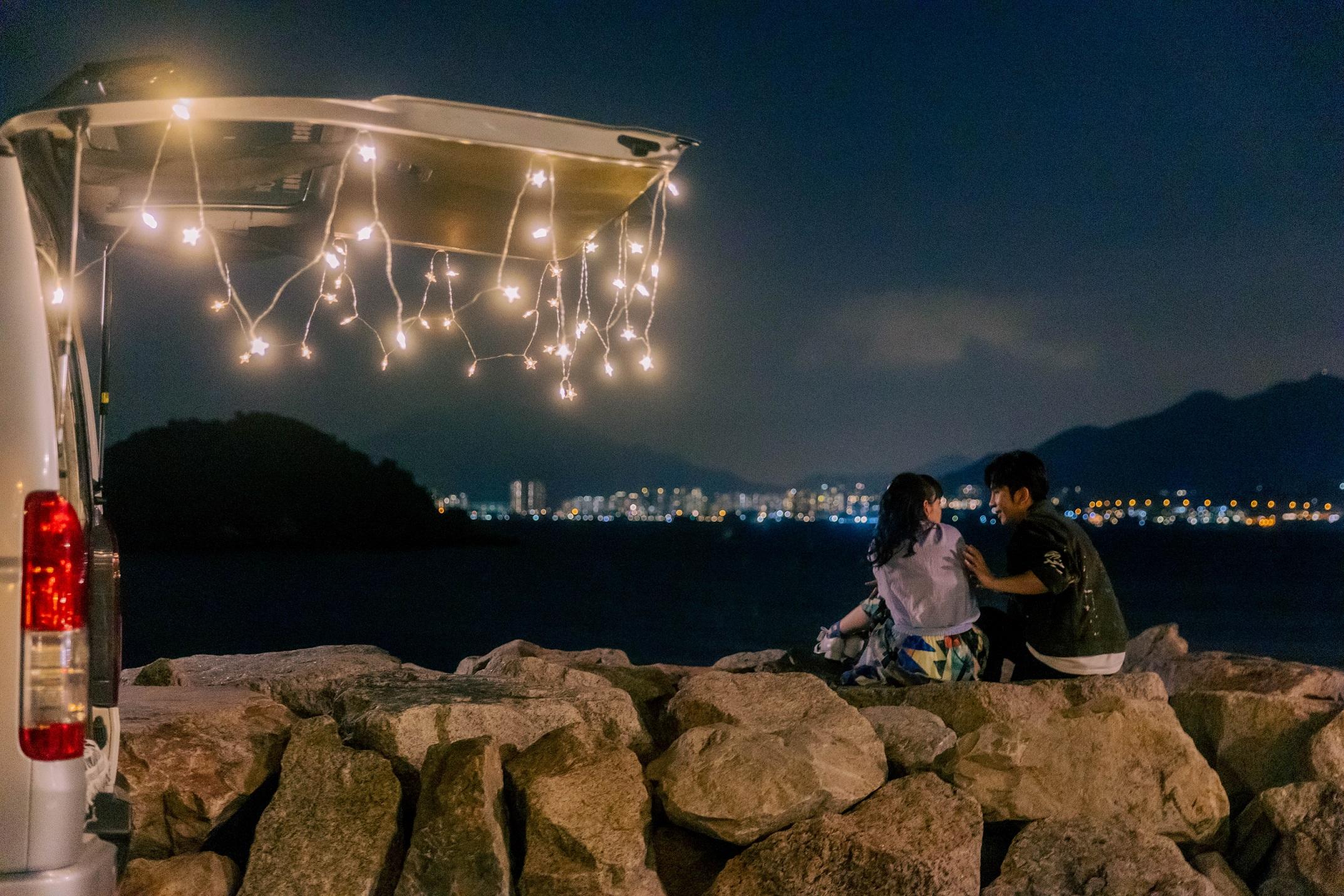 Anson Lo與Asha在劇中互生好感。(《百萬同居計劃》劇照)