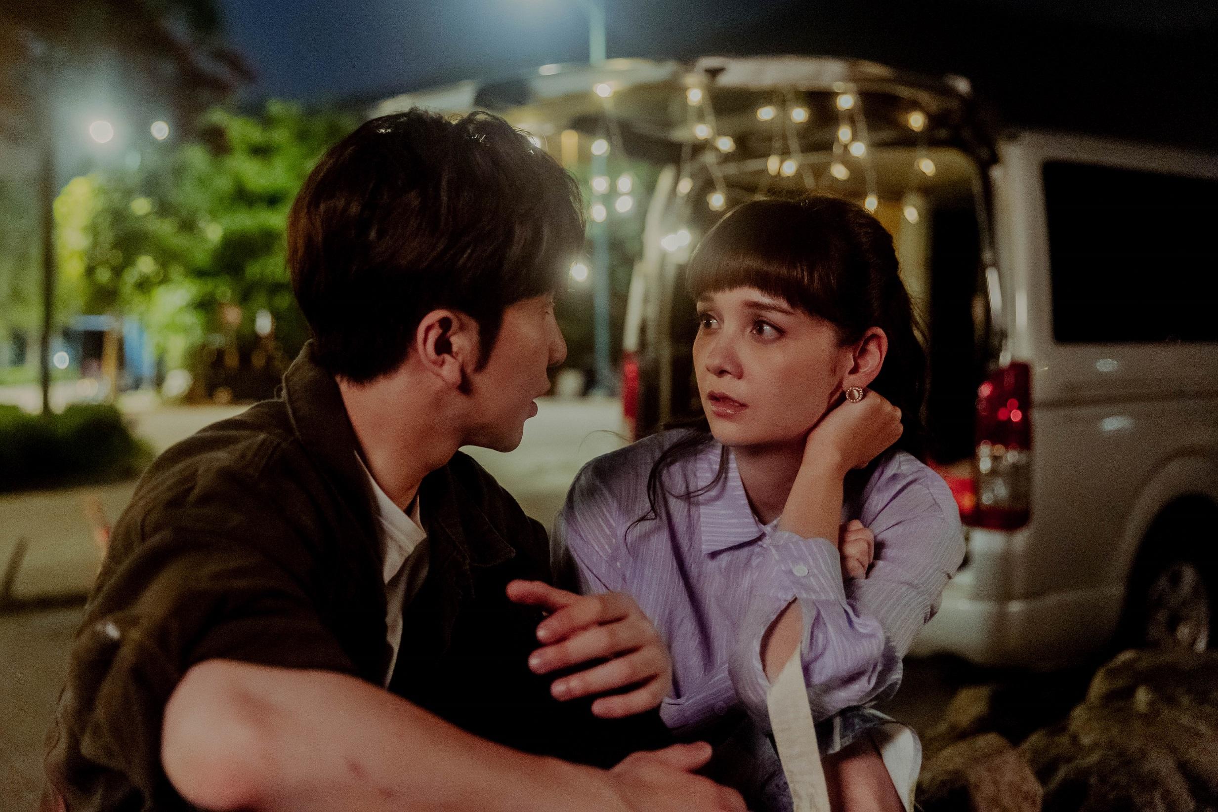 Anson Lo與Asha在劇中擦出愛火花。(《百萬同居計劃》劇照)