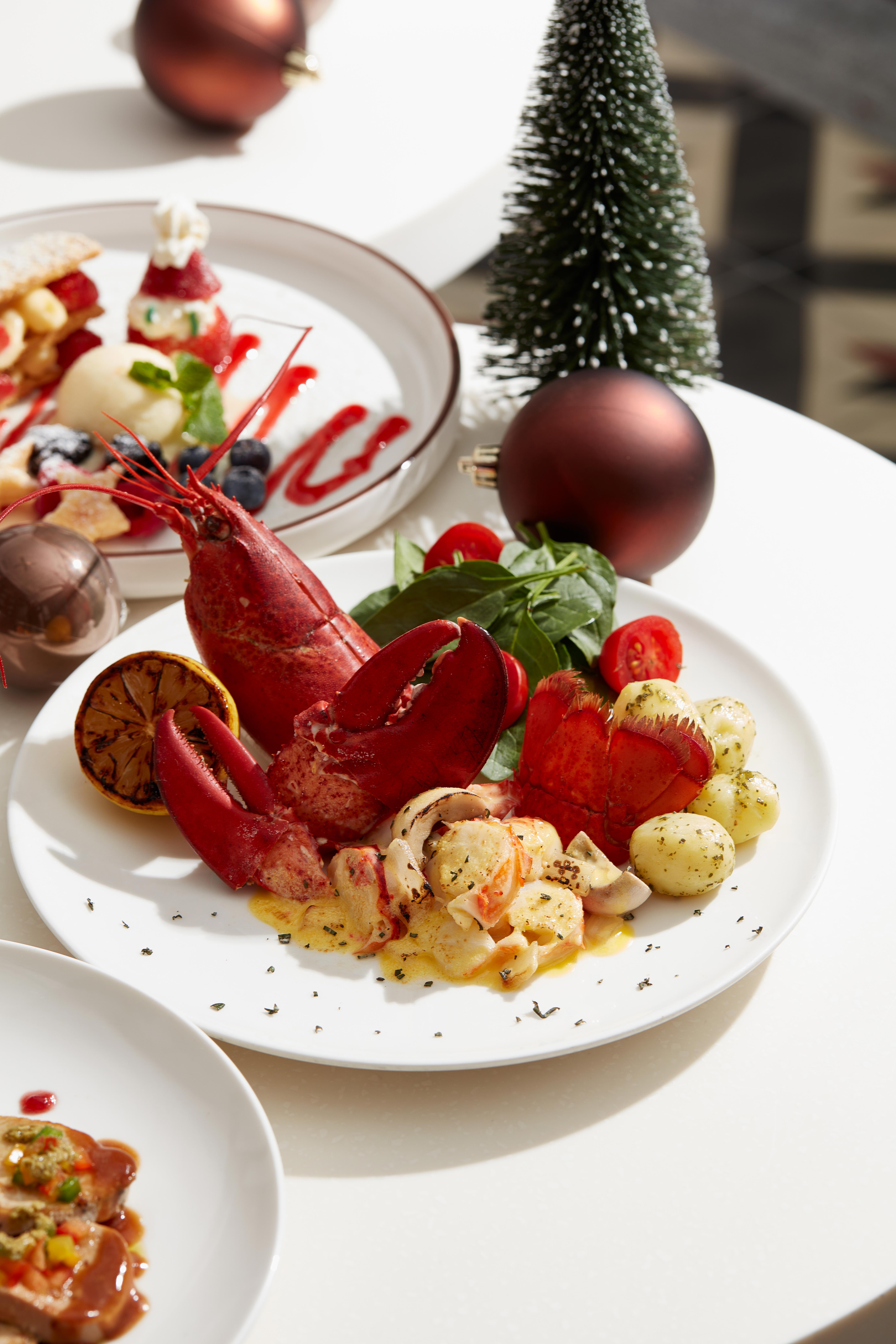 芝士焗龍蝦配小菠菜沙律及薄荷新薯