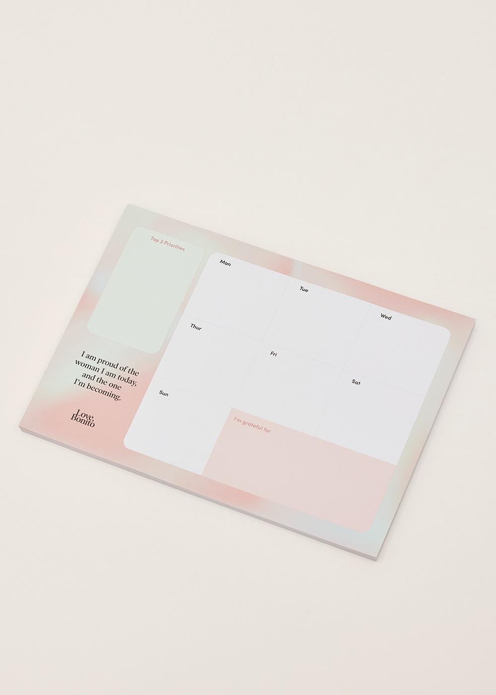 即日至12月31日LBCo+會員凡於門市或官網購物滿$700,即可免費獲贈Love, Bonito行事曆一本。