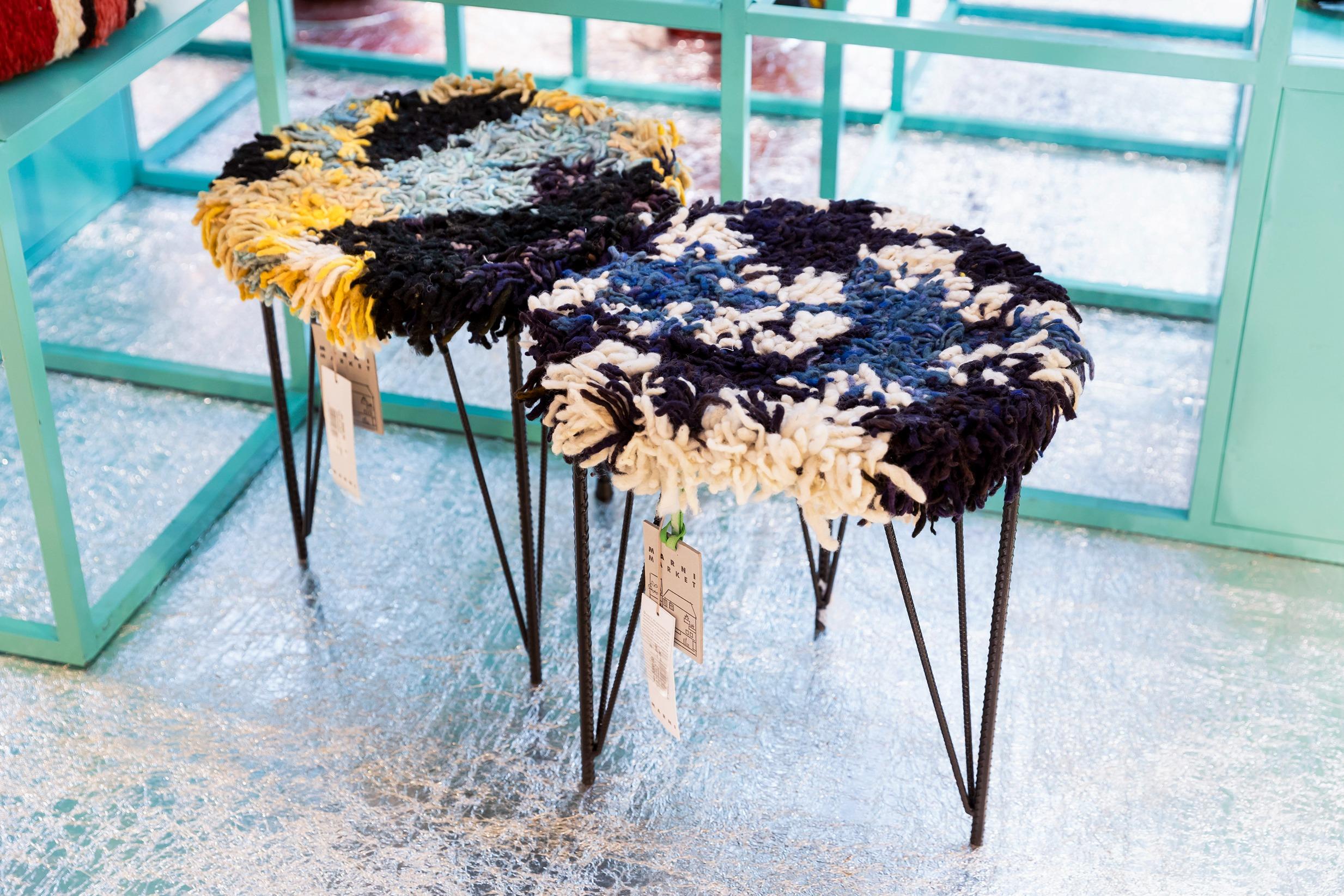 現場有一系列全由哥倫比亞工匠手工編製而成的家具及家品。