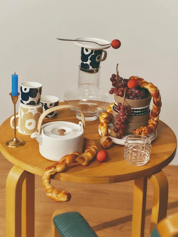以標誌性UNIKKO印花家品用來佈置餐桌擺設,有滿滿的時尚儀式感。