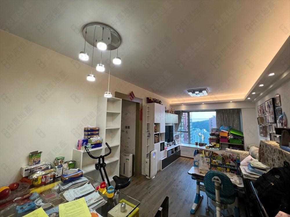 大廳間隔闊落,裝修亦新。(代理提供)