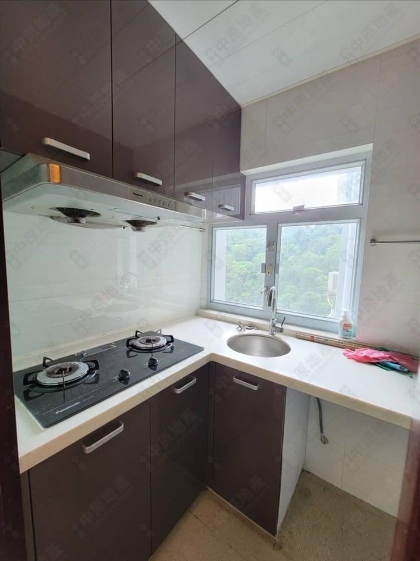 廚房配套新淨實用。(代理提供)