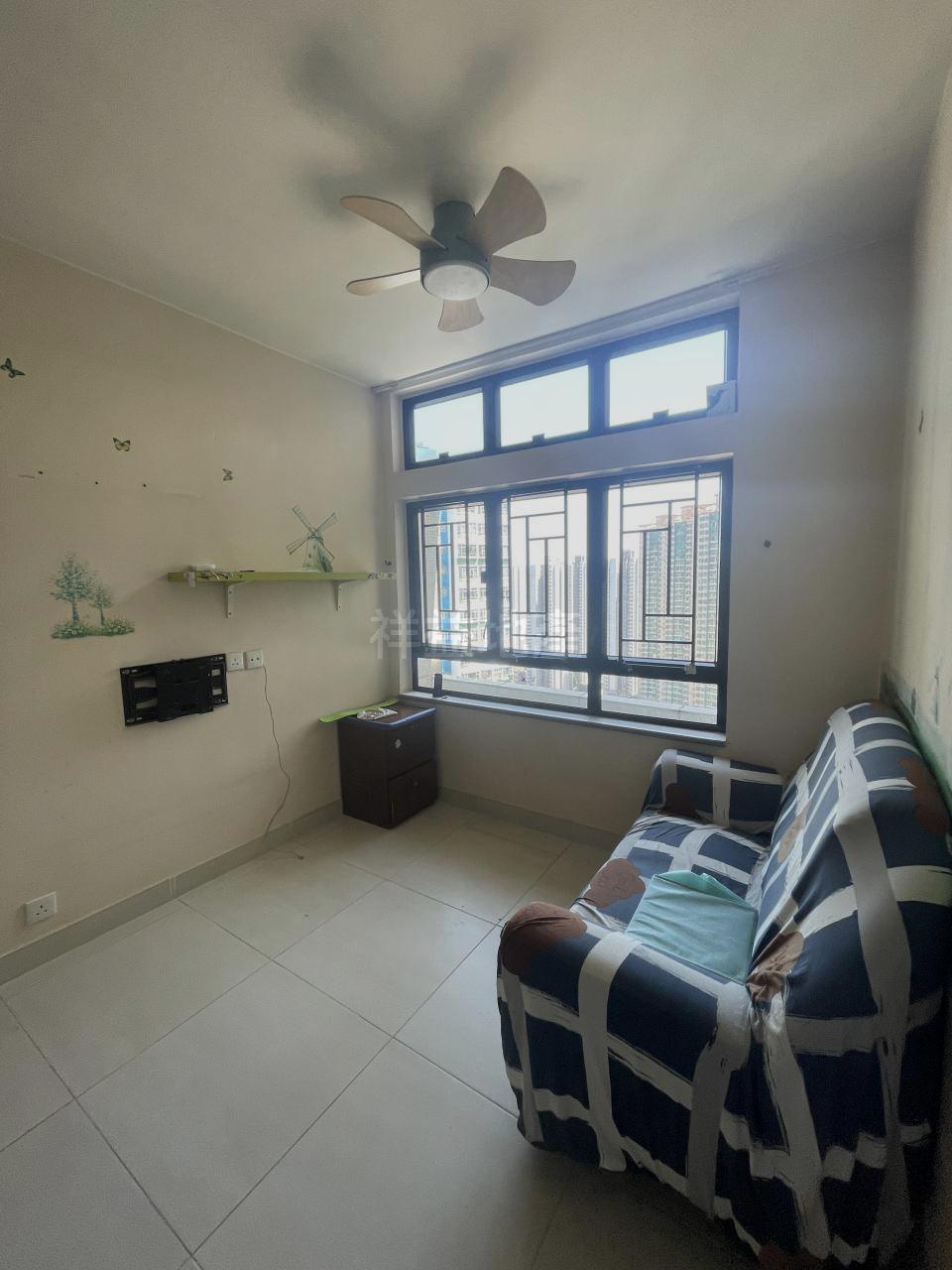 單位位處高層,室內光猛通爽。(代理提供)